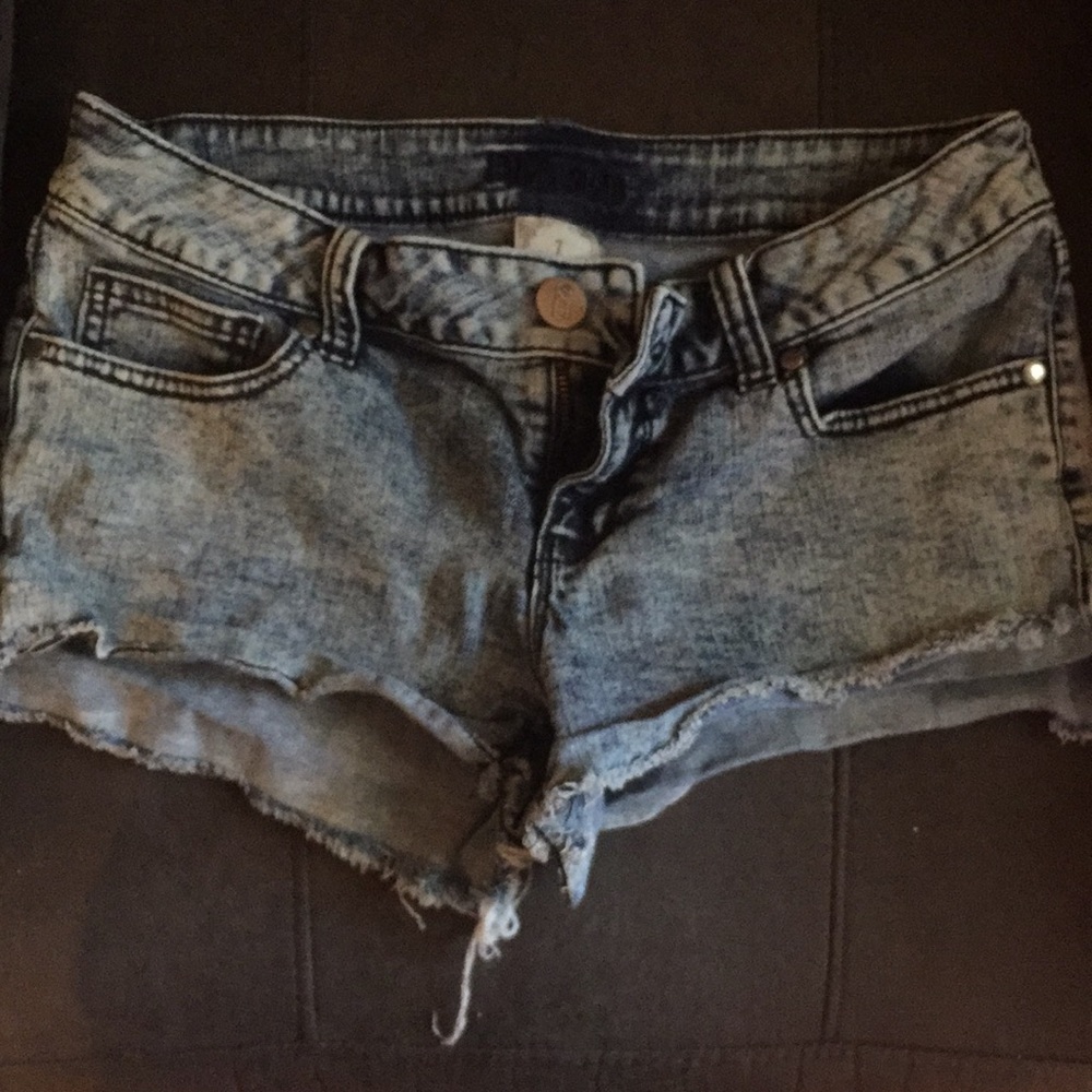 Decree jean shorts